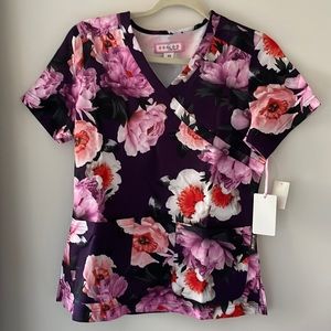 NWT Koi Patterned Floral Scrub Top Size XS